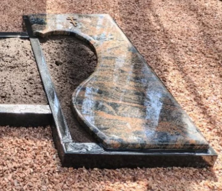 Exclusive granite gravestone with an elegant contour