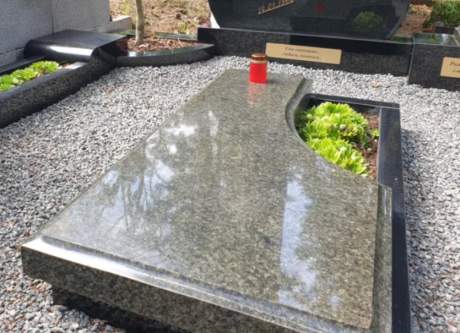 Granīta kapu apmale ar atvērtu stūriti GA-3