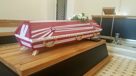Драпированный гроб - красный