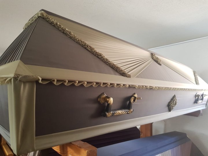 Zārki ar greznu drapējumu dažādi veidi un auduma krāsas