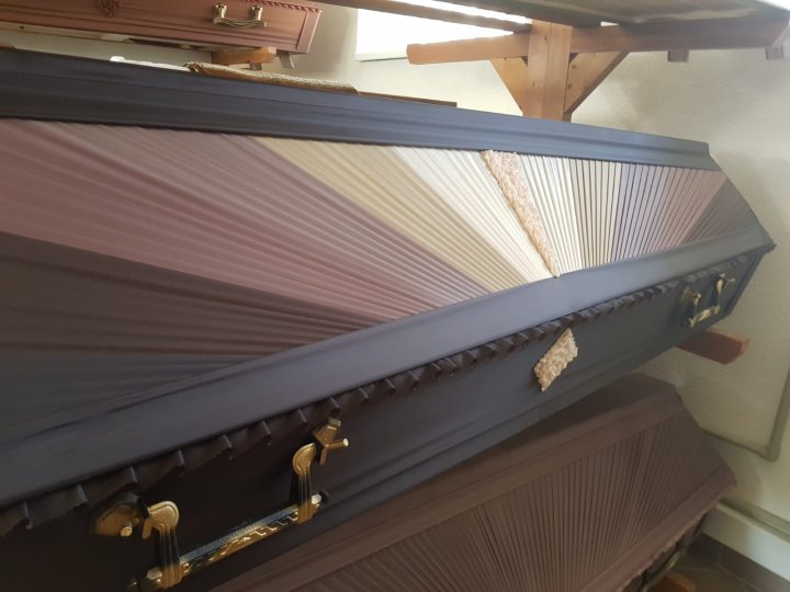 Zārki ar greznu drapējumu dažādi veidi un auduma krāsas