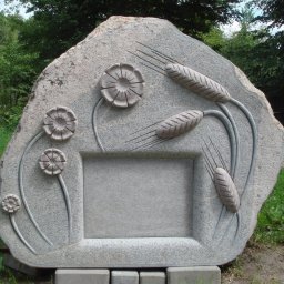 Preview image for  Kapu piemineklis Vārpas un ziedi