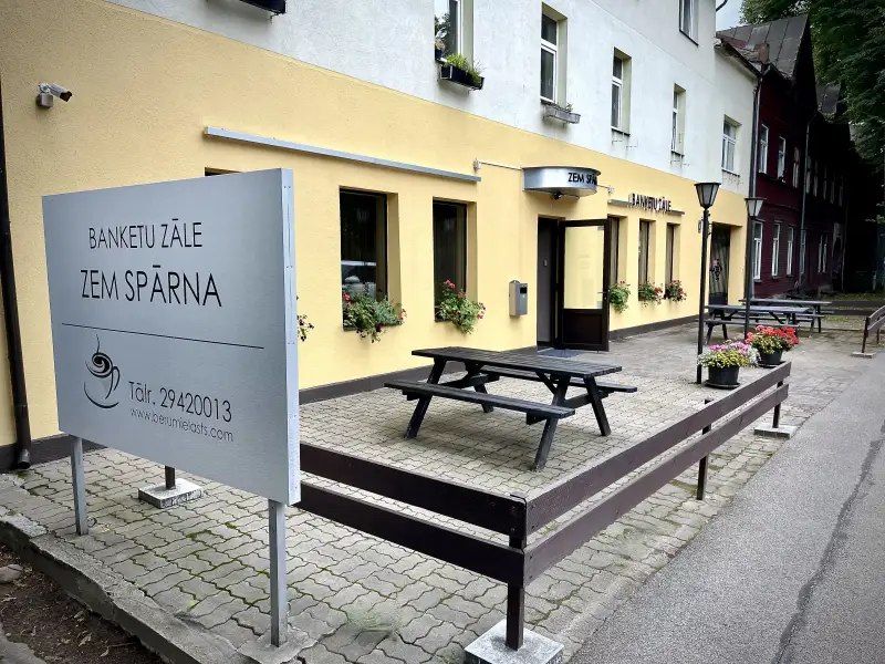 Automašīnu novietošana