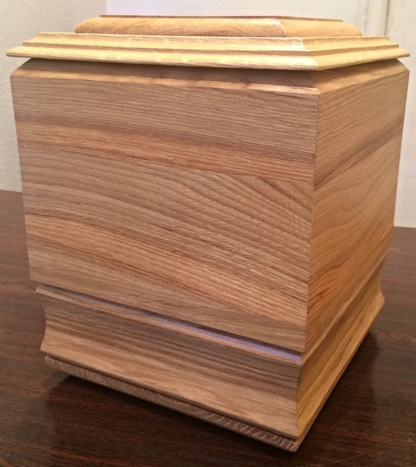 Wooden urn for cremation