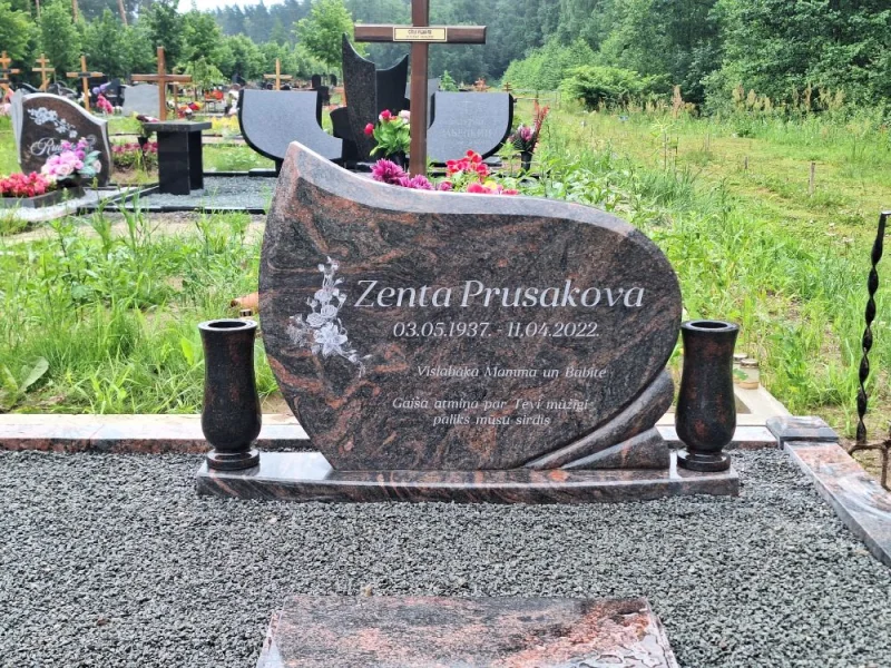 SKS Granit SIA SIA SKS GRANIT в Елгаве – гранитные надгробия и благоустройство мест захоронения