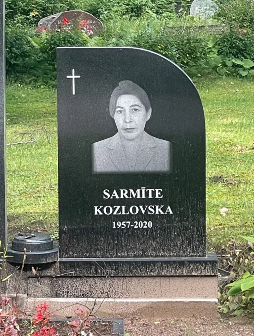 SKS Granit SIA SIA SKS GRANIT в Елгаве – гранитные надгробия и благоустройство мест захоронения