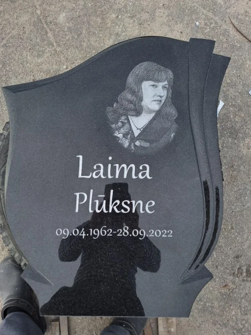 SKS Granit SIA SIA SKS GRANIT в Елгаве – гранитные надгробия и благоустройство мест захоронения