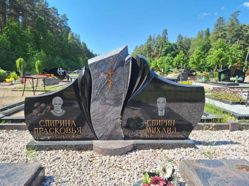 SKS Granit SIA SIA SKS GRANIT в Елгаве – гранитные надгробия и благоустройство мест захоронения