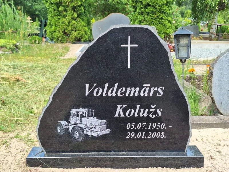 SKS Granit SIA SIA SKS GRANIT в Елгаве – гранитные надгробия и благоустройство мест захоронения