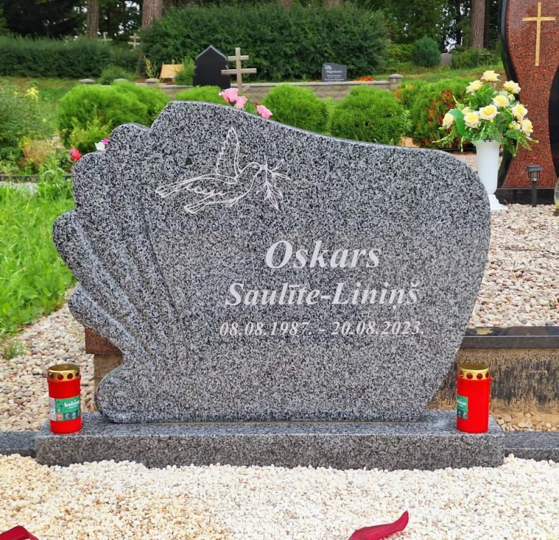 SKS Granit SIA SIA SKS GRANIT в Елгаве – гранитные надгробия и благоустройство мест захоронения