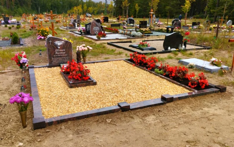 SKS Granit SIA SIA SKS GRANIT в Елгаве – гранитные надгробия и благоустройство мест захоронения