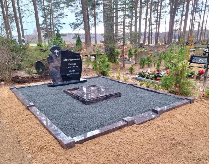 SKS Granit SIA SIA SKS GRANIT в Елгаве – гранитные надгробия и благоустройство мест захоронения