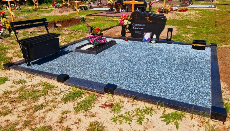 SKS Granit SIA SIA SKS GRANIT в Елгаве – гранитные надгробия и благоустройство мест захоронения