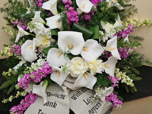 Похоронные венки для церемонии прощания