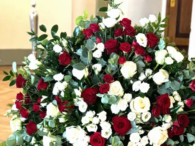 Траурные цветы в Юрмале