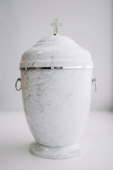 Похоронные принадлежности и товары