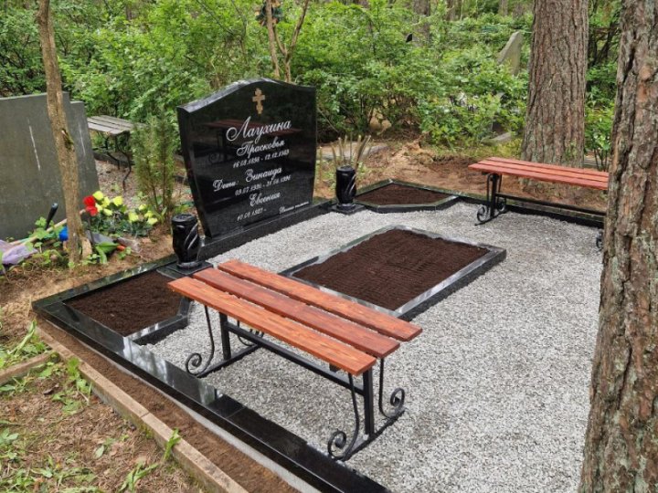 Wooden grave bench for beautification of the burial place