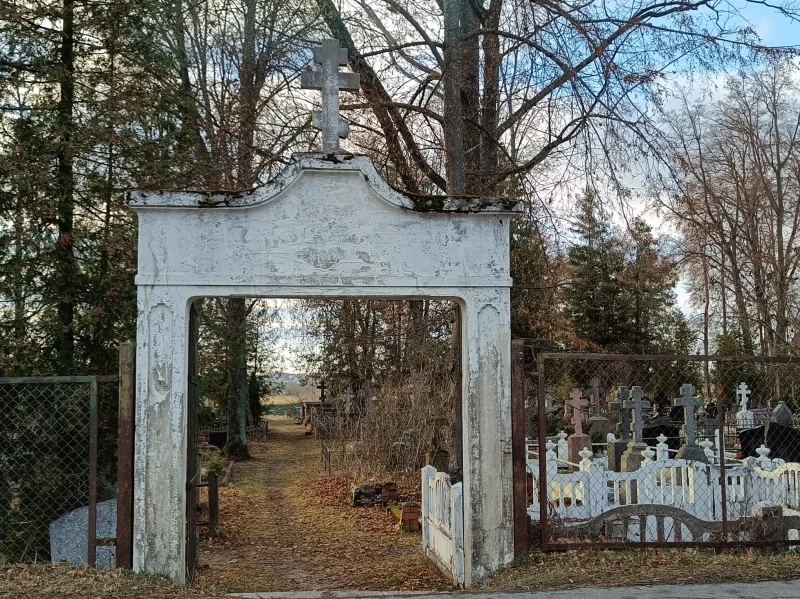 Austrumu Ieeja – Pareizticīgo Vecie Kapi