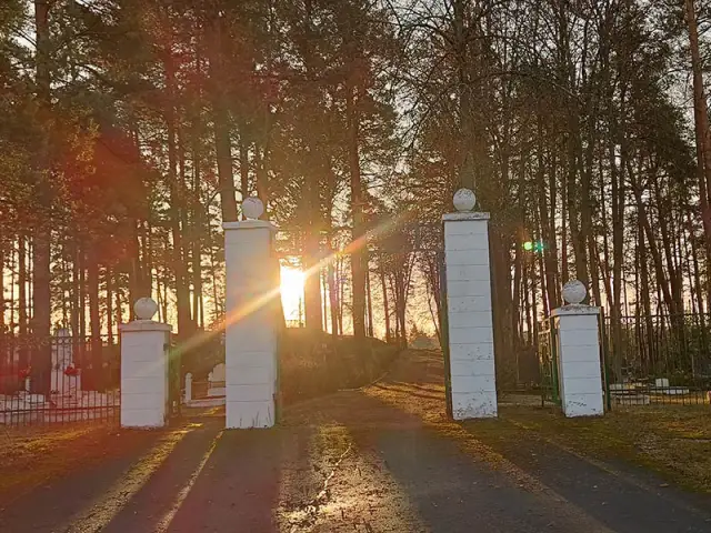 Padomju Karavīru Brāļu kapi — Daugavpils Padomju Karavīru kapi