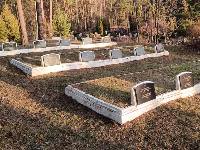 Padomju Karavīru Brāļu kapi — Daugavpils Padomju Karavīru kapi