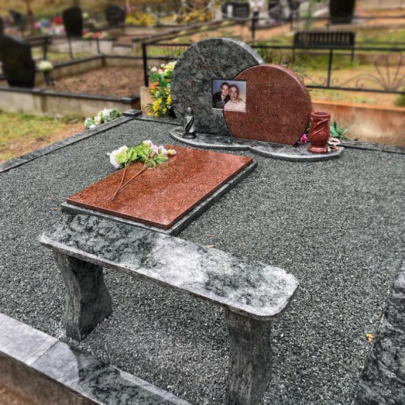 Закруглённый готовый памятник из красного и серого гранита