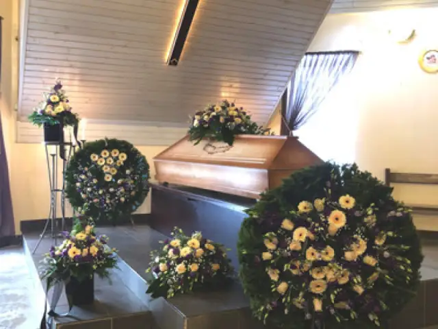 Flower arrangement for farewell ceremony