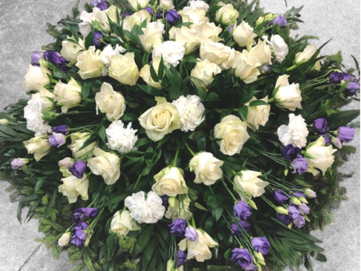 Exclusive funeral wreath with eustomas