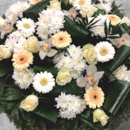 Preview image for  Bēru vainags no četriem ziedu veidiem