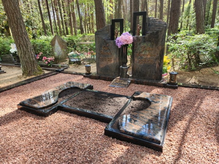 Granite gravestone consisting of two parts "Staircase"