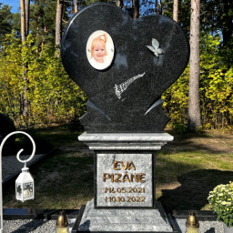 Preview image for  Exclusive monument with heart on elegant pedestal