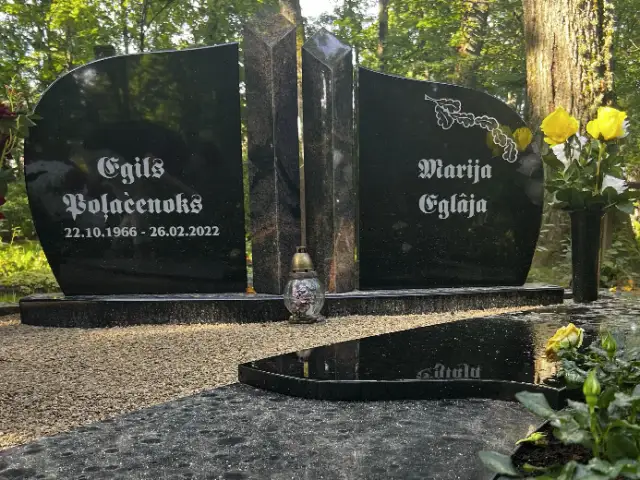 			Pasūtīt kapu pieminekli
	