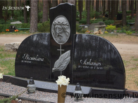 Pieminekļi no granīta