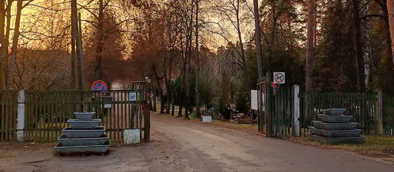 Daugavpils Komunālie kapi - Galvenie vārti