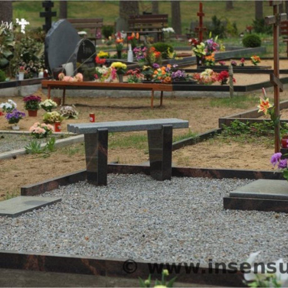 Скамейка из гранита