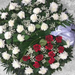 Preview image for  Funeral wreath with carnations