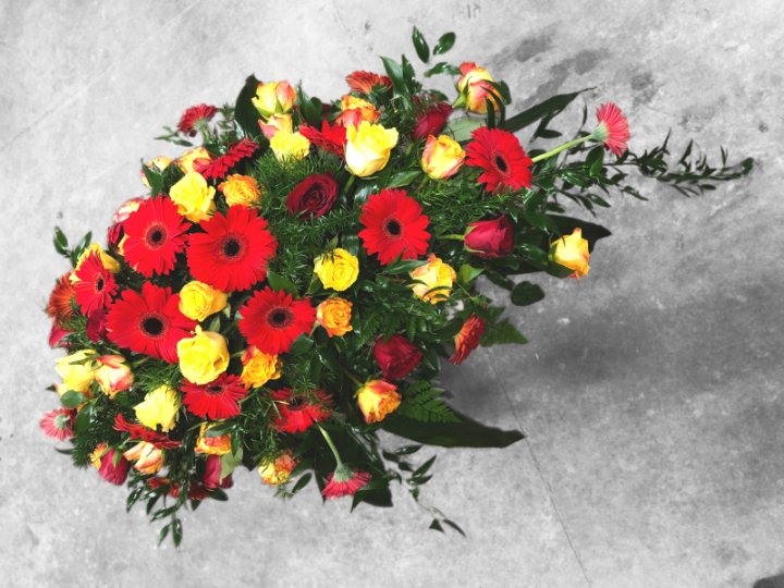 Ziedu kompozīcija zārka vākam Nr.232