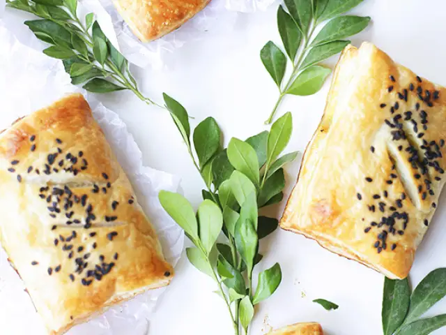 Pasūtījumu bēru mielastam ar piegādi