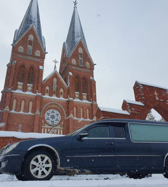 Latona SIA - Sniedzam 00-24 mirušā transportēšanu atvadu ceremonijas un apbedīšana Pļavnieku kapsēta