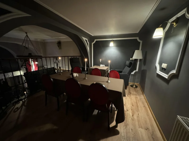 Vidēja izmēra zāle atvadu mielastam