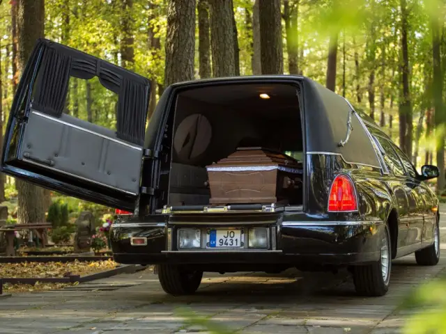 			Заказать организацию похорон
	