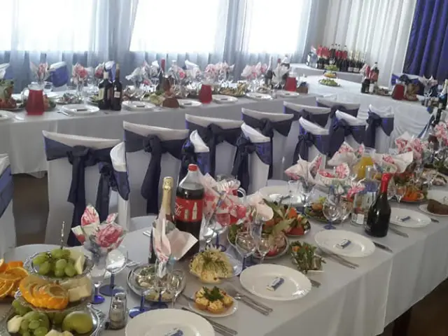 			Farewell feast organization
	