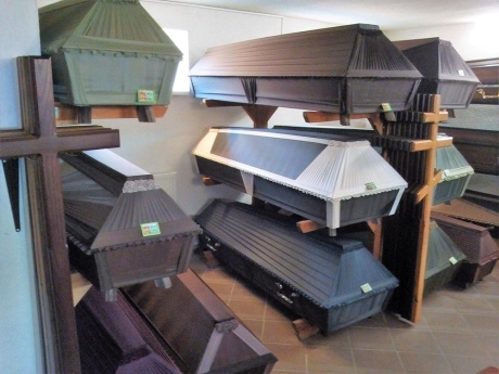 Zārki ar greznu drapējumu dažādi veidi un auduma krāsas