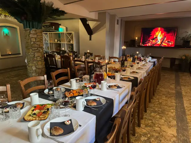 			Rezervēt banketa zāli bēru mielastam Ilkrogā
	