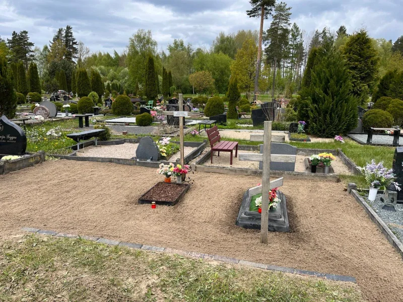 Уборка могил