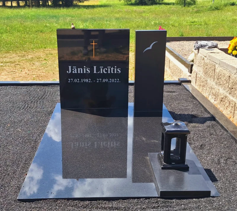 SKS Granit SIA SIA SKS GRANIT в Елгаве – гранитные надгробия и благоустройство мест захоронения