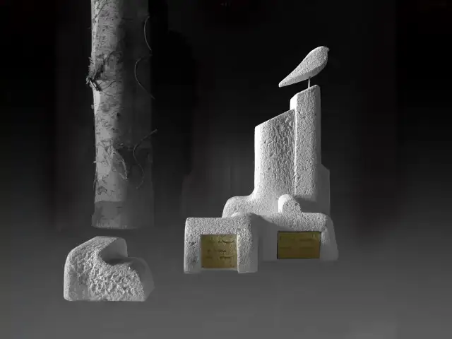 			Memorial complexes and objects
	