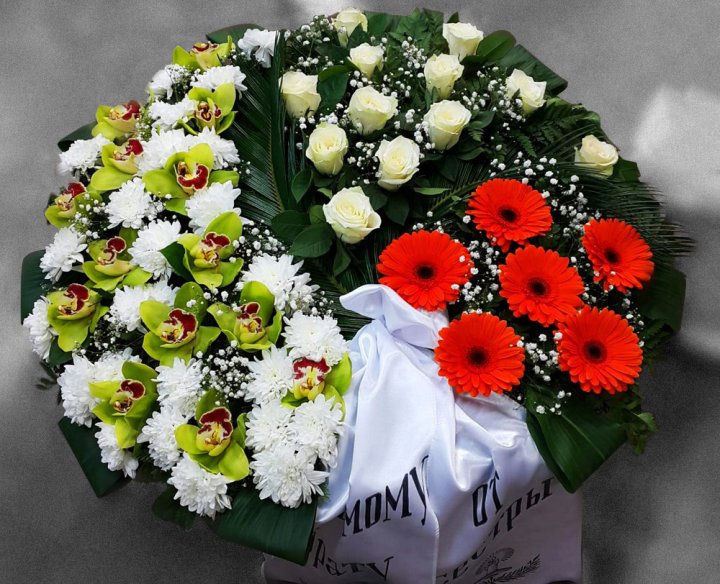 Bēru vainags no orhidejām, rozēm, krizantēmām, gerberām Nr.12