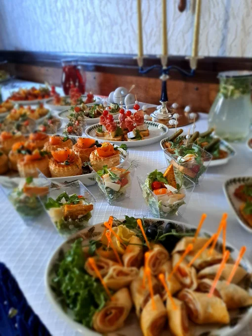 Поминальные обеды и мероприятия в Ильгюциемсе Ресторан Arabela – поминальные обеды и трапезы в Риге, Ильгюциемс