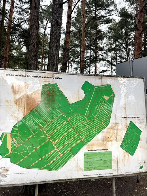 Karte ar kapavietu izvietojumu Bolderājas kapsētā